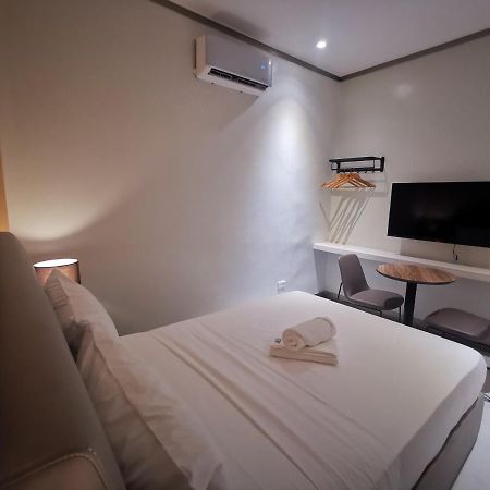 Yes Hotel Imus Cavite Экстерьер фото