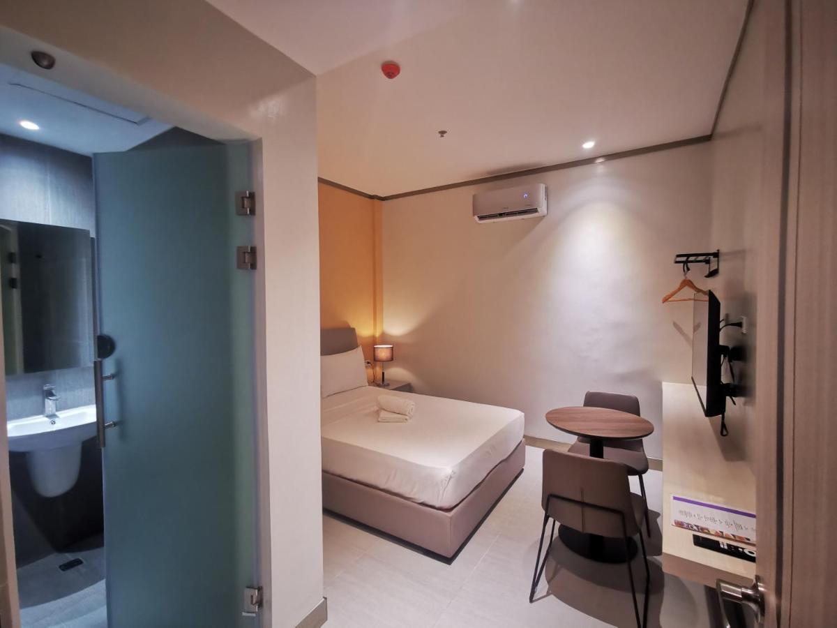 Yes Hotel Imus Cavite Экстерьер фото